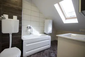 Central Park Residence - Bathroom