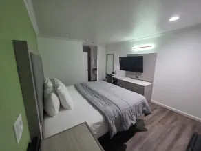 The Aqua Pacific Hotel - Chambre