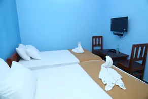Royal Galaxy Inn By Elgozo - Room
