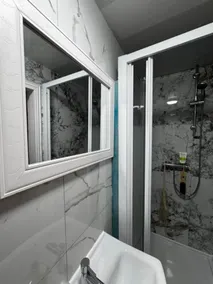 OYO Unique Guestroom - Farnworth, Easy Access to Bolton - Baño