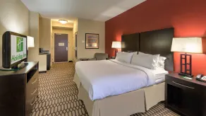Holiday Inn North Quail Springs by IHG - Room