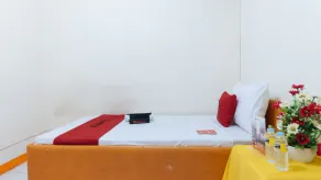 RedDoorz near East Avenue Medical Center - Habitación