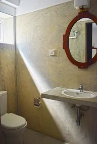 City Beds Colombo - Bathroom