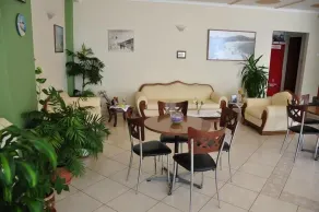 Nora Hotel - Sitteområde i lobbyen