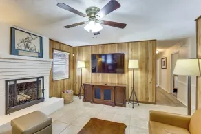 Hike, Fish & Swim: Nat'l Forest Home in Crockett - Innvendig