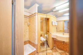 König Ludwig Design Hotel NEU Zimmer mit Sauna oder Whirlpool, genug Parkplatz - Casa de banho