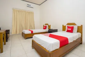 OYO 1989 Hotel Pelangi Harapan - Room
