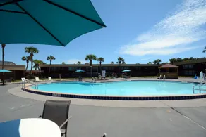 Quality Inn & Suites Gulf Breeze Bayside near Pensacola Beach - Piscine