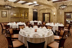 Crowne Plaza Cleveland Airport by IHG - Restaurant