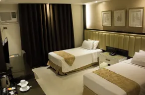 Crown Royale Hotel - Chambre
