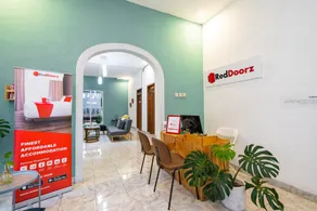 RedDoorz near Exit Toll Tanah Baru Bogor - Lobby