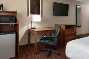 Ramada by Wyndham Grand Forks - Værelse