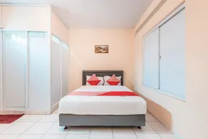Hotel O J&b Room Pramuka - Room