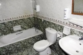 Sahara Hotel Apartments - Bathroom