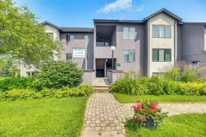 Walk to Bolton Valley Resort: Condo w/ Mtn Views! - Innvendig