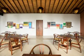 Aarya Lagoon - Restaurant
