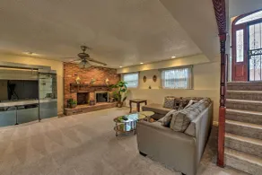 Beautiful 4-bedroom pool home with 2-story deck! - Innenbereich