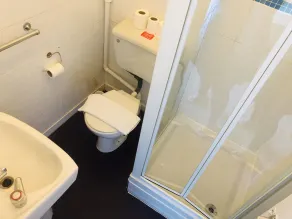 Royal Ashton Hotel - Baño
