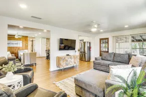 Charming Canalfront Retreat w/ Double Boat Slip! - Innenbereich