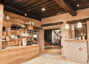 Castel de Très Girard - Hotel & Restaurant - Teritoria - Reception