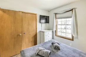 Mears Abode w/ Pool Access, Near Silver Lake! - Interiör