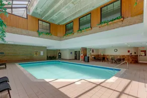 Best Western Plus Toronto Airport Hotel - Piscine