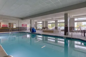 Drury Inn & Suites Cincinnati Northeast Mason - Piscine
