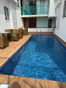 FabHotel High Five - Piscine