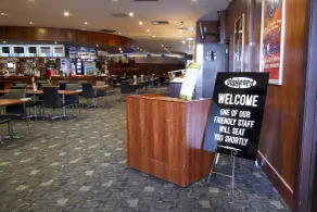 Nightcap at Playford Tavern - Restaurante
