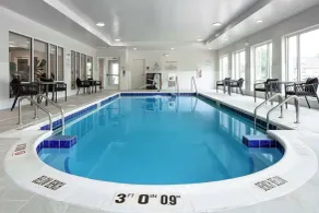 TownePlace Suites By Marriott Milwaukee West Bend - Piscine