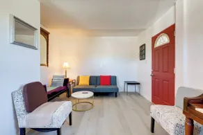 Centrally Located in Socal! Home Close to Highways - Innvendig