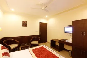 Airport La Sapphire Hotel & Restaurant - Room