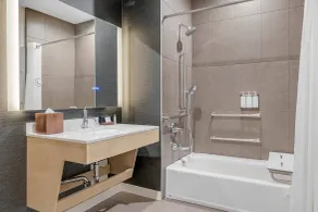 Cambria Hotel Burbank Airport - Salle de bain