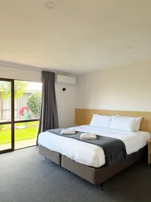 Cobblestone Court Motel - Wenzel Motels - Zimmer