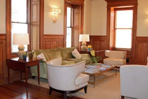 Anchorage 1770 - Coin salon dans le hall