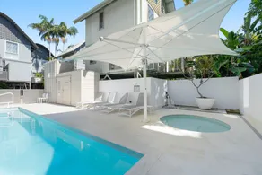 The Hastings Beach Houses - Piscine