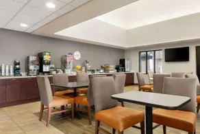 Howard Johnson by Wyndham Billings - Restaurant