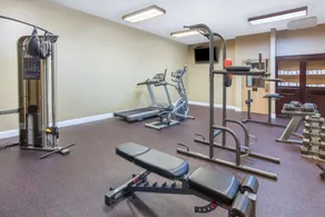 Hawthorn Extended Stay by Wyndham Bloomington - Salle de remise en forme