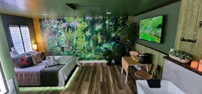 Zen Retreat-Jacuzzi, kitchenette, Walk to fun - Room