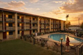 Red Roof Inn & Suites Houston- Hobby Airport - Pool