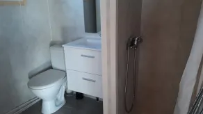 Camping Les P'tites Maisons dans la Prairie - Bathroom