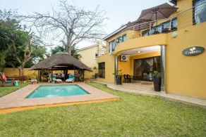Room in Guest Room - Ezulwini Guest House - Relaxing Queen Room With Balcony in Balito, South Afirca - Pool