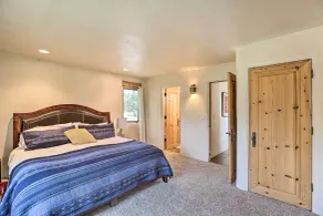 Adobe Home - River & Mtn Views w/ Hot Tub! - Innvendig