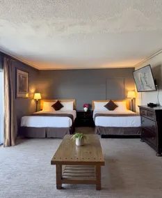 Divya Sutra Plaza and Conference Centre, Vernon, BC - Chambre