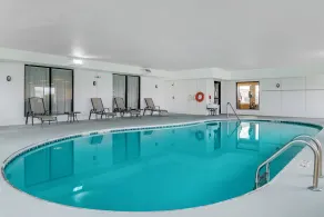 Comfort Suites Findlay I-75 near Sports Complex - Piscine