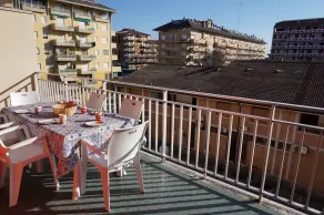 Ferienwohnung mit Pool | Stadtblick - Balkon
