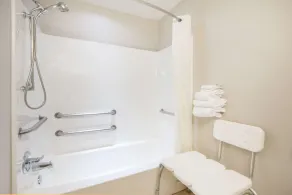Microtel Inn & Suites Claremore Route 66 - Salle de bain