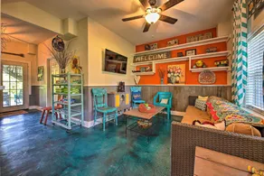 Private Dock! Family Retreat on Guadalupe River - Interior