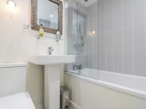 Little Gem - Bathroom