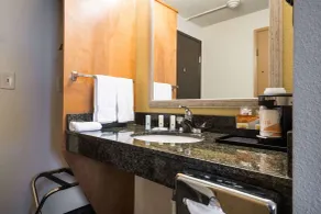Quality Inn & Suites Silverdale Bangor-Keyport - Chambre